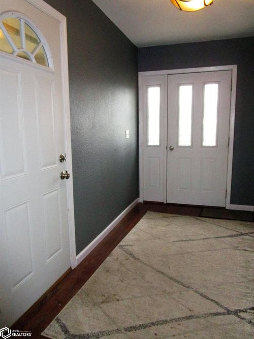 2513 Sunset Dr, Iowa Falls, IA, 50126-1521 | Card Image