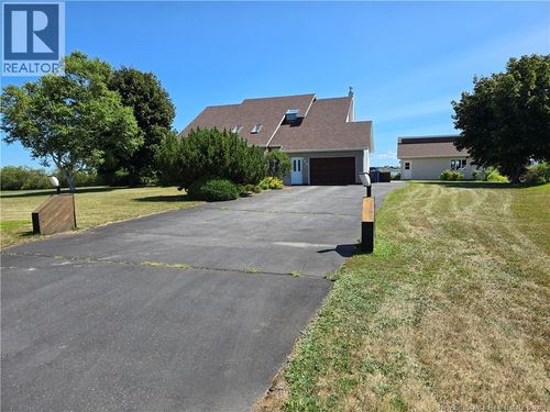 804 Rue St-Pierre, Beresford, NB, E8K1S1 | Card Image