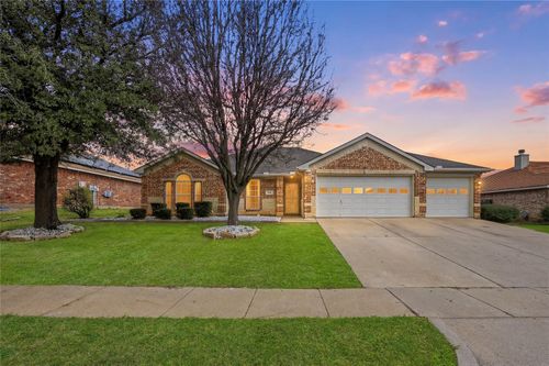 528 Bretts Way, Burleson, TX, 76028-5680 | Card Image