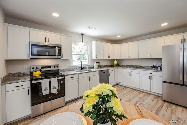 Stainless Appliances | Image 16