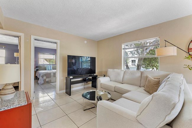 20 - 2741 Ne 8th Avenue, Condo with 2 bedrooms, 1 bathrooms and null parking in Wilton Manors FL | Image 3