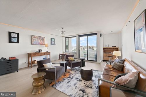 apt-w802-490 M St Sw, WASHINGTON, DC, 20024-2629 | Card Image