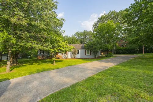 1304 S Graycroft Ave, Madison, TN, 37115-5143 | Card Image