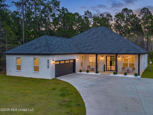 5528 Richmond St, Ocean Springs, MS, 39564-7029 | Card Image