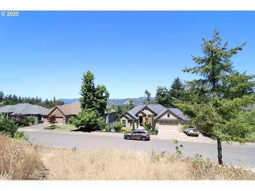 6225 Forest Ridge Dr, Springfield, OR, 97478-7741 | Card Image