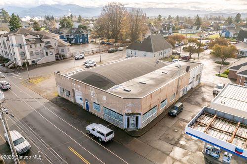 2105 4th St, Tillamook, OR, 97141-2325 | Card Image