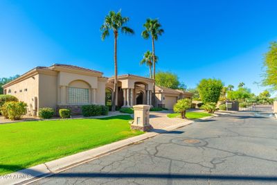 9609 E Poinsettia Drive, House other with 5 bedrooms, 4 bathrooms and null parking in Scottsdale AZ | Image 3