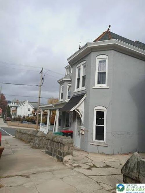 apt-b-201 S 2nd St, Lehightn Boro, PA, 18235-2168 | Card Image