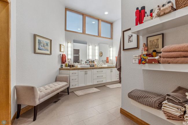 Master Bathroom | Image 29