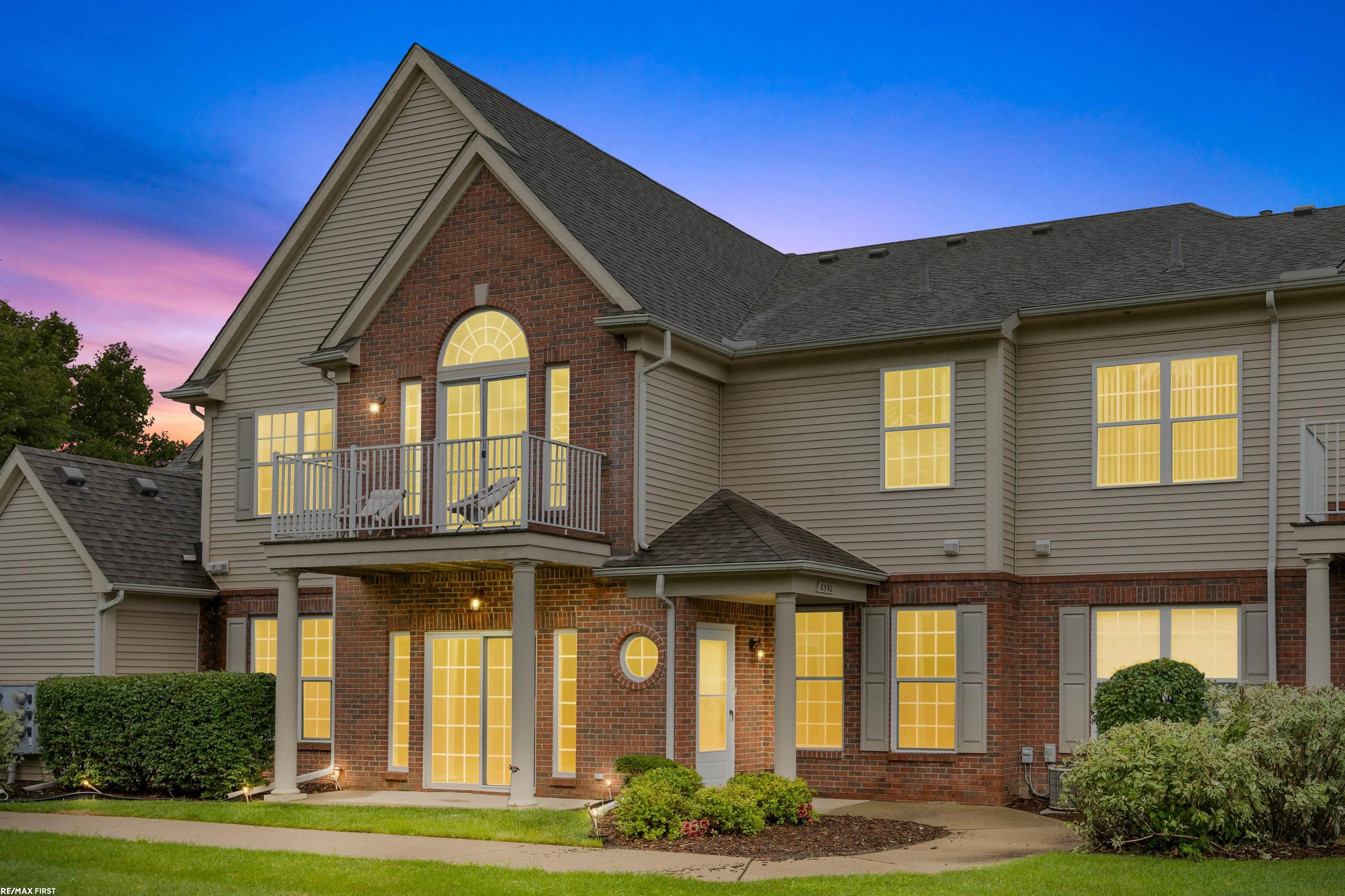 Heywood Cir, Sterling Heights, MI 48312