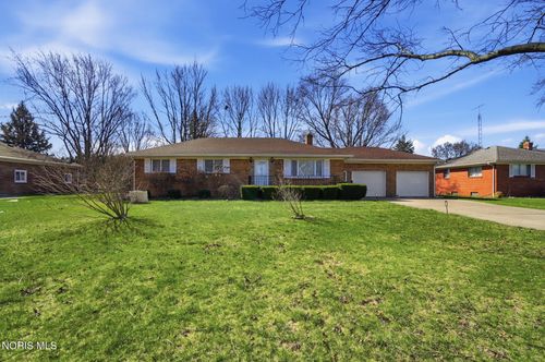 5874 Taylor St, Walbridge, OH, 43465-9725 | Card Image