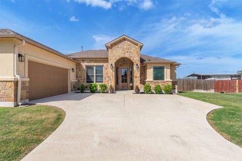 107 Les Ln, Smithville, TX, 78957-1230 | Card Image