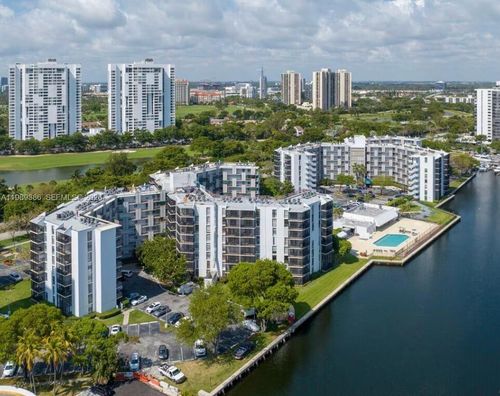 718-3401 N Country Club Dr, Aventura, FL, 33180 | Card Image