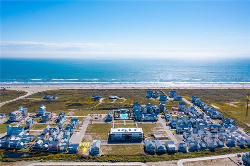607 Center Sq W, Port Aransas, TX, 78373 | Card Image