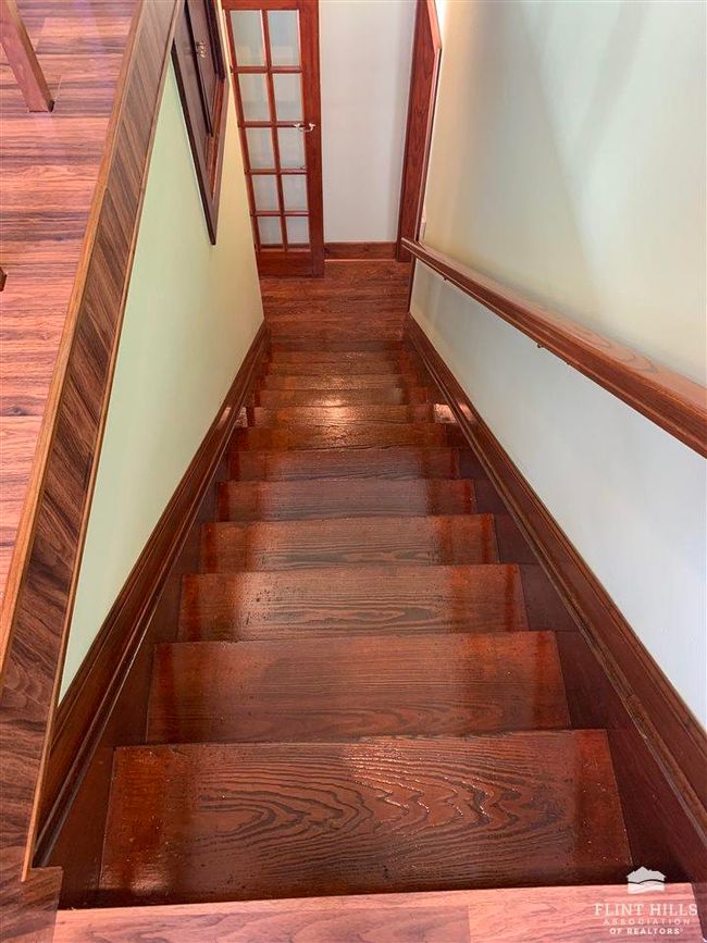708 S Cedar St, House other with 3 bedrooms, 3 bathrooms and null parking in Abilene KS | Image 48