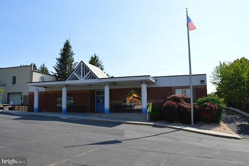 2075 W Norwegian St, POTTSVILLE, PA, 17901-1907 | Card Image