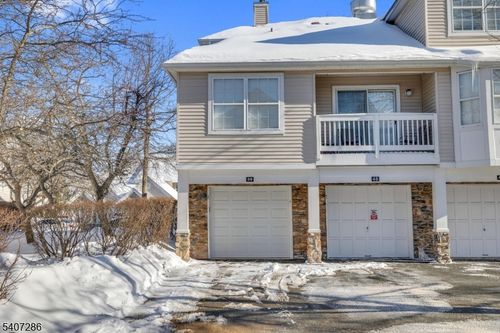 39 Loch Ln, Ledgewood, NJ, 07852-2101 | Card Image