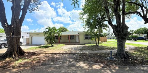 5355 W 11th Ave, Hialeah, FL, 33012-2446 | Card Image