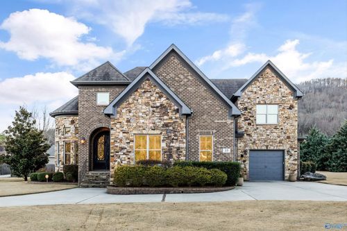 35 Mcmullen Ln Se, Gurley, AL, 35748-8000 | Card Image