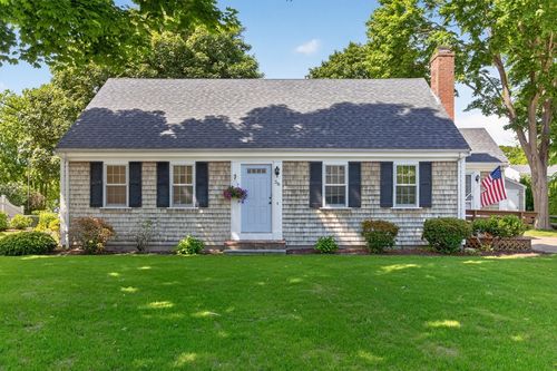 56 Field St, Falmouth, MA, 02540-2708 | Card Image