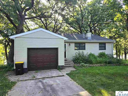 409 W Amber Lake Dr, Fairmont, MN, 56031-2404 | Card Image