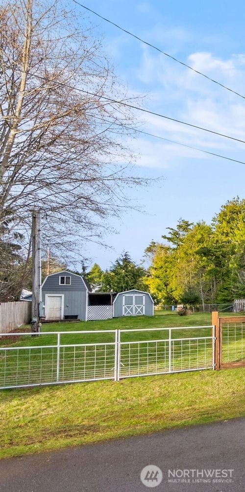35 Paradise Ln, Pacific Beach, WA, 98571-5023 | Card Image