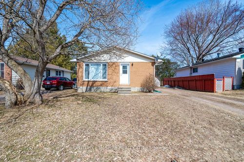 1147 Boundary Rd, Pembroke, ON, K8A7T9 | Card Image