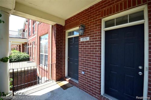 1570 Devon Ln, Troy, MI, 48084-7052 | Card Image