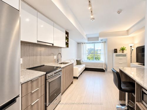 427-31 Tippett Rd, Toronto, ON, M3H0C8 | Card Image