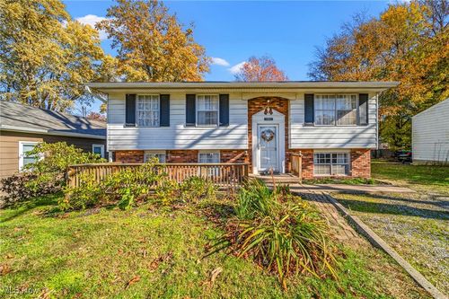 1861 Stirling Rd, Madison, OH, 44057-2032 | Card Image