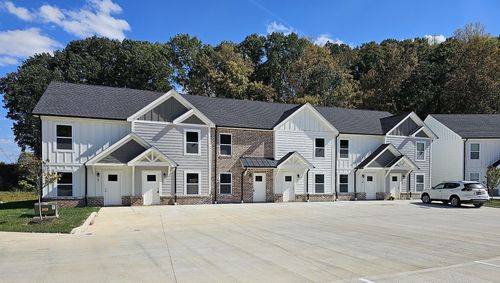 601-100 Henry Dr, Burns, TN, 37029-2010 | Card Image