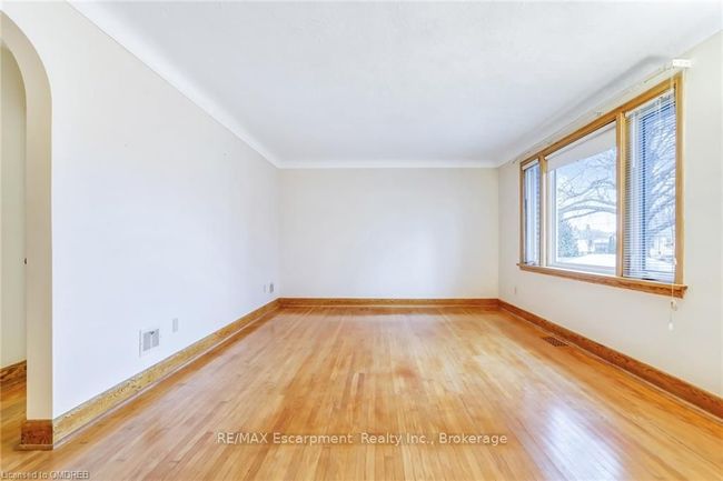 22 Ghent St, House other with 5 bedrooms, 2 bathrooms and 4 parking in Saint Catharines ON | Image 4