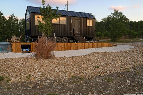 309 Walnut Rd, Fredericksburg, TX, 78624-5120 | Card Image