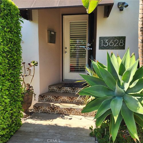 13628 S Mariposa Ave, Gardena, CA, 90247-2006 | Card Image