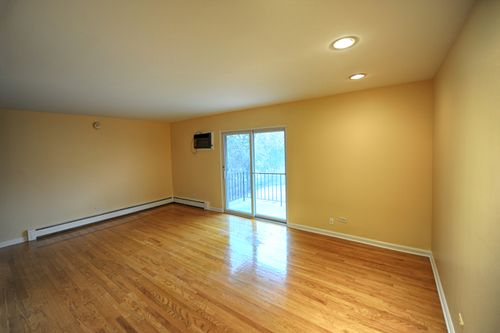 apt-9-2423 Ogden Ave, Downers Grove, IL, 60515-1740 | Card Image