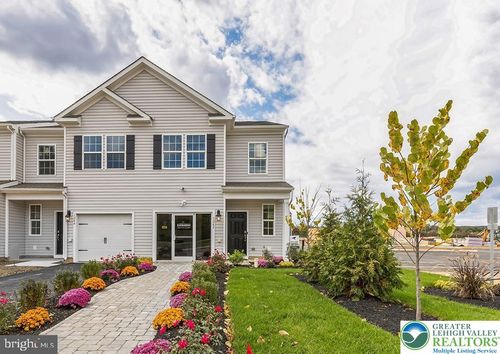 8318 Fair Way, BREINIGSVILLE, PA, 18031-8733 | Card Image