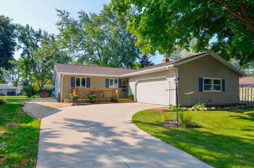 209 Grand Avenue, BRILLION, WI, 54110 | Card Image