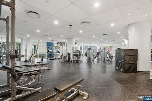 77 Hudson St, Jersey City, NJ, 07302-8517 | Card Image