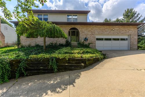 1240 7th St Ne, North Canton, OH, 44720-2116 | Card Image