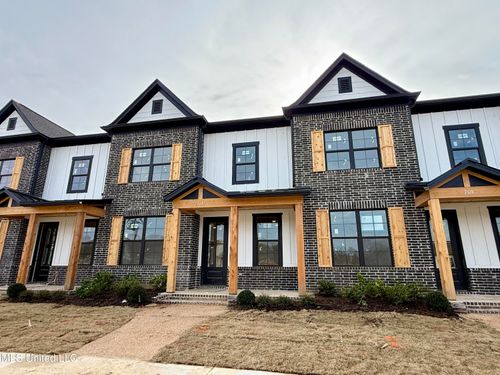 705 Bolivar Dr, Nesbit, MS, 38651-1068 | Card Image