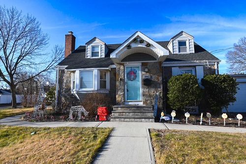 1761 Grant Ave, East Meadow, NY, 11554-1631 | Card Image