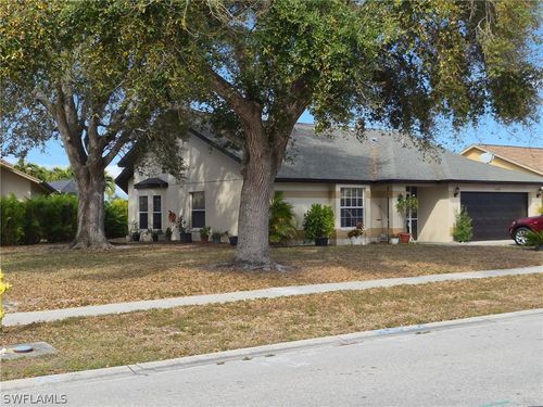 10520 Regent Cir, NAPLES, FL, 34109-1572 | Card Image