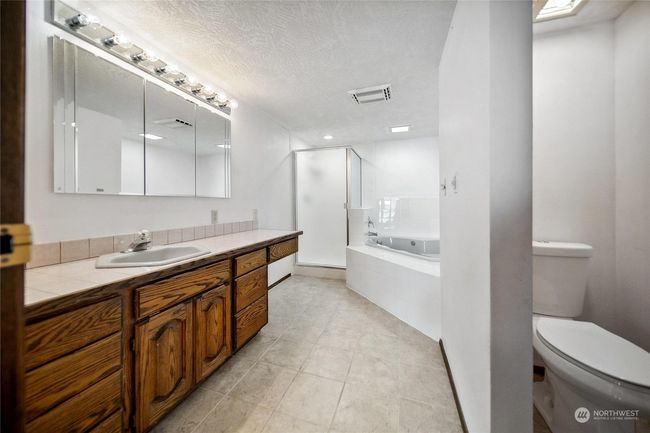 130 E Old Winery Rd, House other with 3 bedrooms, 4 bathrooms and 6 parking in Shelton WA | Image 13