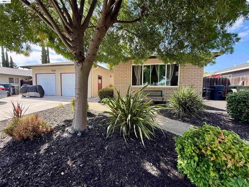 5252 & 5250 Norma Way, Livermore, CA, 94550-3722 | Card Image