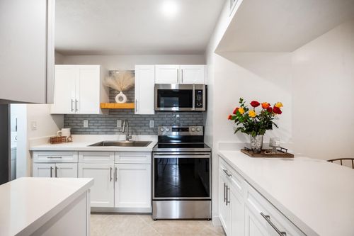apt-202-927 Ne 199th St, Miami, FL, 33179-5825 | Card Image