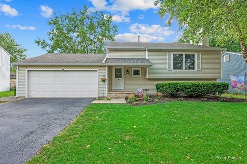 960 Independence Ave, St. Charles, IL, 60174-3318 | Card Image
