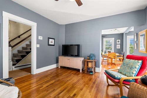 3 Wilkins Pl, Boston, MA, 02131-3620 | Card Image