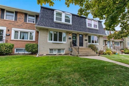 6-24 Coachwood Rd, Brantford, ON, N3R3R4 | Card Image