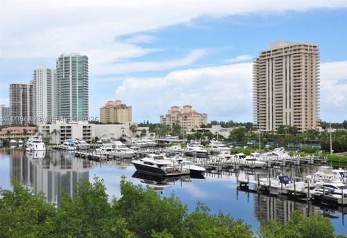 4104-19801 E Country Club Dr, Aventura, FL, 33180-4809 | Card Image