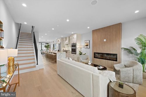 4441 Harrison St Nw, WASHINGTON, DC, 20015-2107 | Card Image